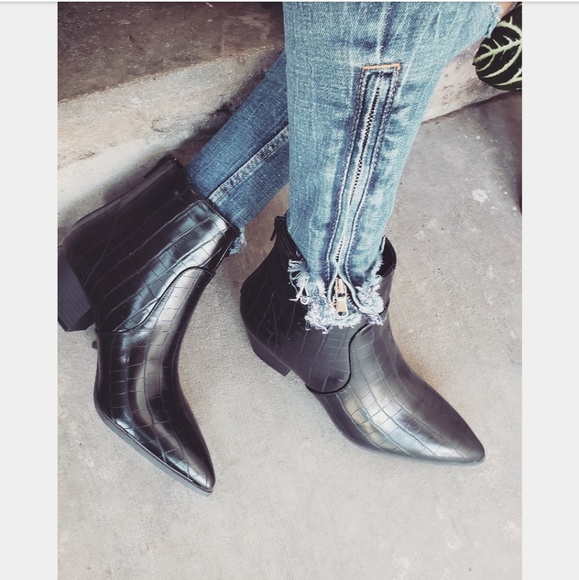 🚨//The Zayla// Black croc print bootie - Picture 8 of 8